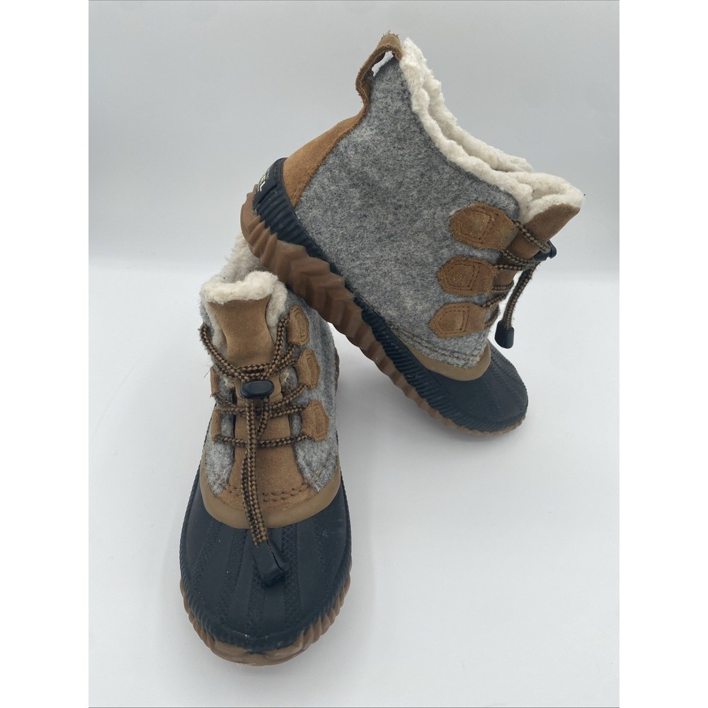 Sorel Out N About Plus Conquest Kids Size 2 Waterproof Winter Boots Quarry Gray